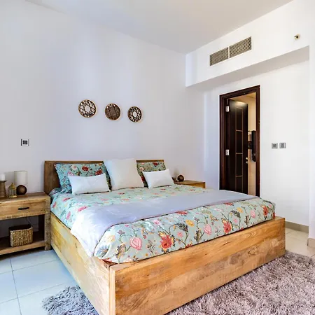 Livin' Holidays - Stunning 1Br Corner Unit Next To Dmcc Metro Dubai Exterior photo