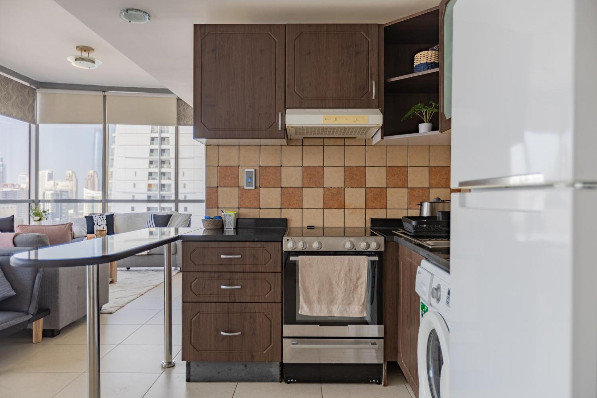 Apartment Livin' Holidays - Stunning 1br Corner Unit Next To Dmcc Metro *